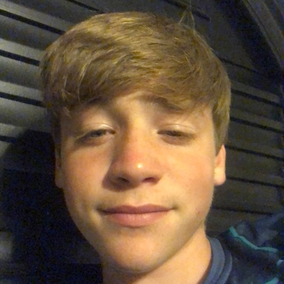 Profile Picture of Luke Skinner (@lukeskinner) on Poshmark