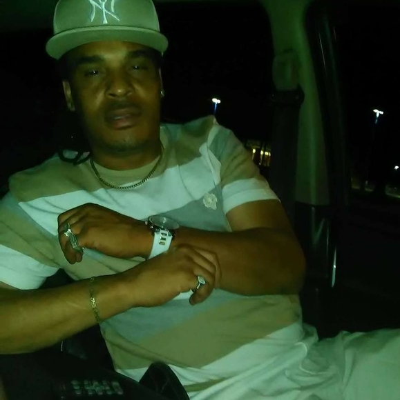 Profile Picture of Jerrold Johnson (@travilinman37) on Poshmark