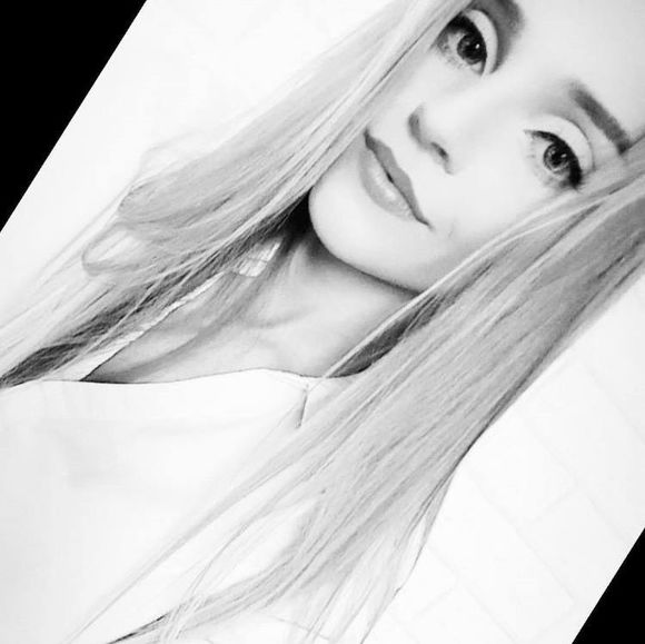 Profile Picture of Wiktoria Szymaszek (@koza16) on Poshmark