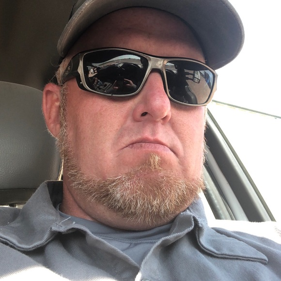 Profile Picture of Kelly Cassels (@kelly_cassels) on Poshmark