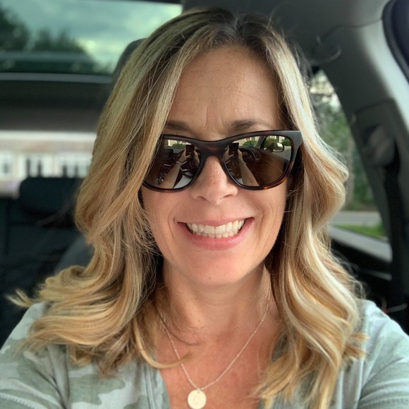 Profile Picture of Christina Lailer nye (@clailer) on Poshmark