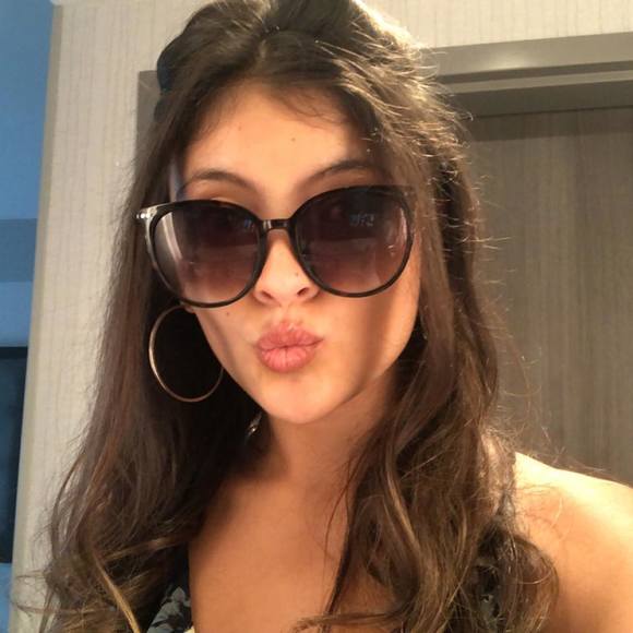 Profile Picture of Jadyn Baskoff (@_oops_) on Poshmark