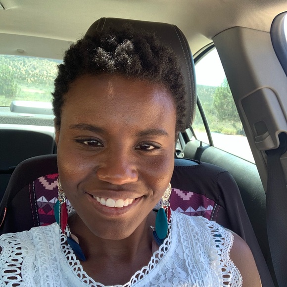 Profile Picture of Alivia Bulloch (@d00308173) on Poshmark