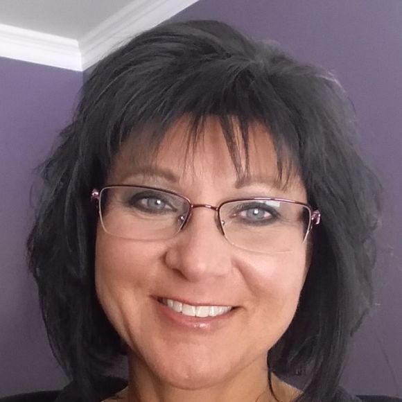 Profile Picture of Terese Deneweth (@ted1167) on Poshmark