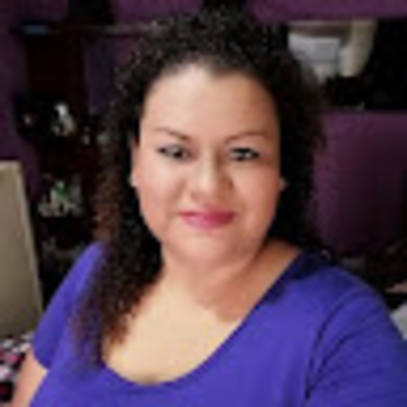 Profile Picture of Jenny Amaya (@jennyamaya05) on Poshmark