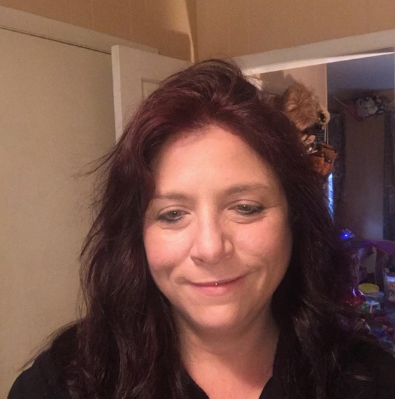 Profile Picture of April Pruiksma (@aprilpruiksma) on Poshmark