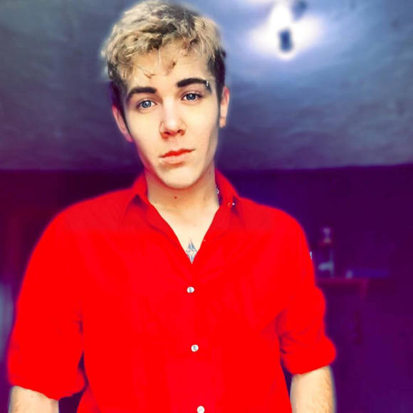 Profile Picture of Johnny Almstrom (@johnnyb239k) on Poshmark