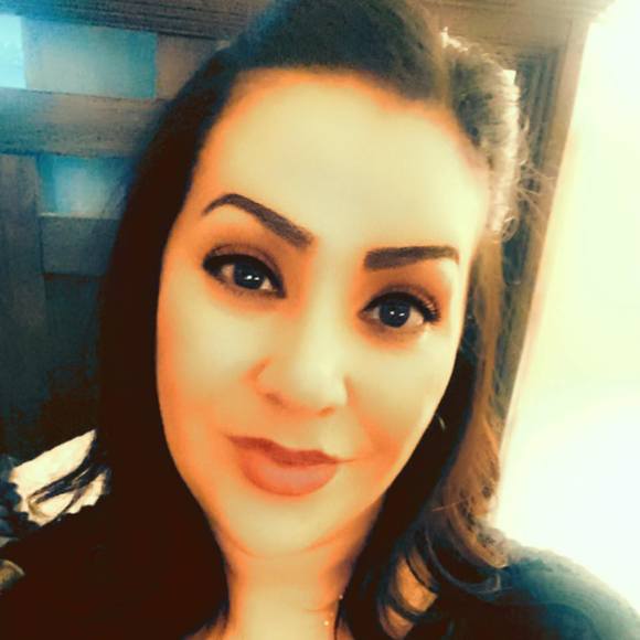 Profile Picture of Joanne Erives (@jerives) on Poshmark