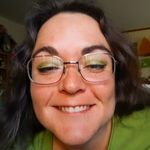 Profile Picture of Carla Kerns (@motheroftinyraptors) on Instagram