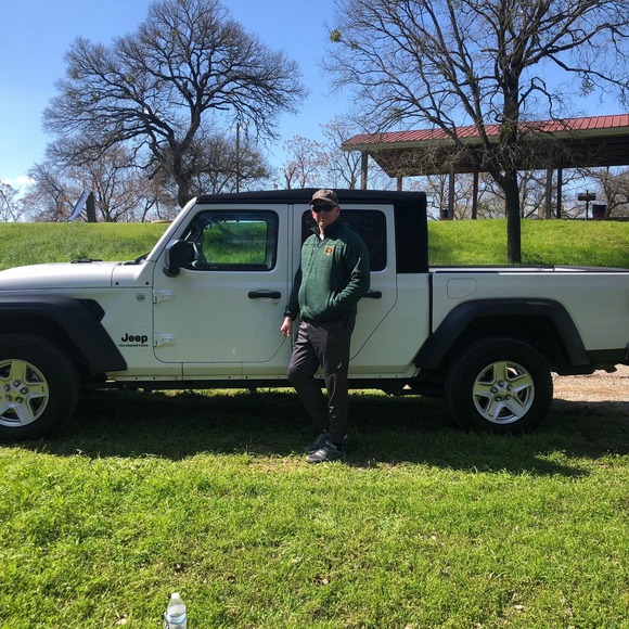 Profile Picture of Johnny Seiley (@johnnyseiley6) on Poshmark