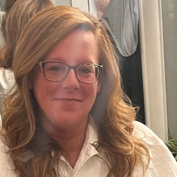 Profile Picture of Erin Stubbs (@erinstubbs1426) on Poshmark