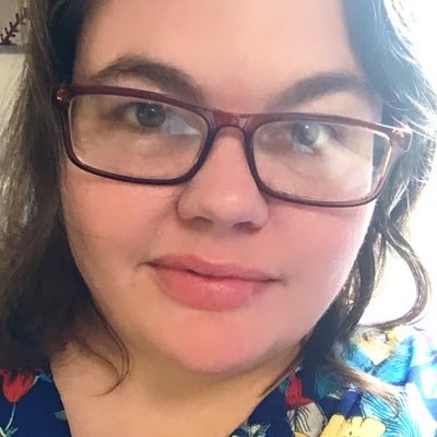 Profile Picture of Stephanie Lyn (@librariansteph1) on Twitter