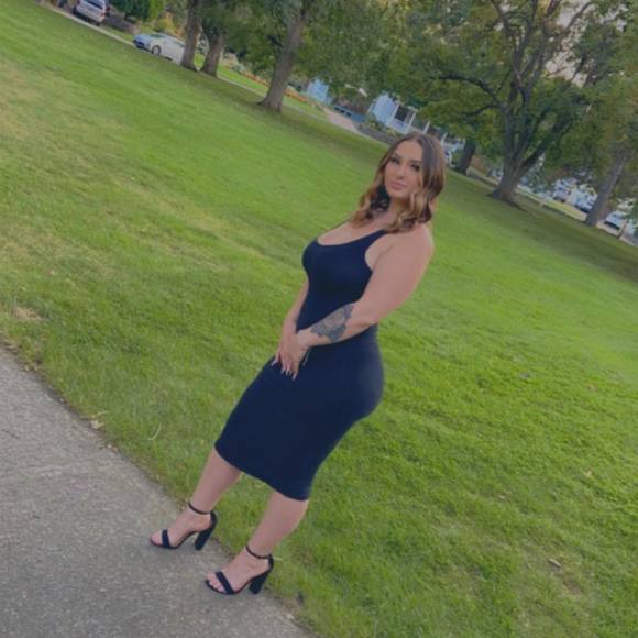 Profile Picture of Katelynn Carper (@katelynncarper) on Poshmark