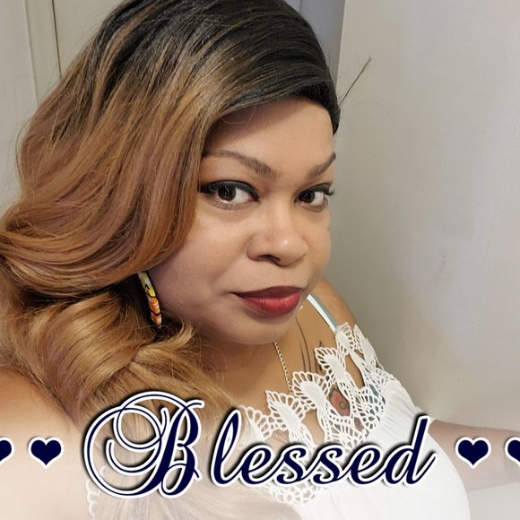 Profile Picture of Monique Moses (@seduction3670) on Poshmark