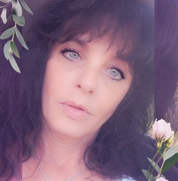 Profile Picture of Kimberly Strohl (@kimberlystrohl) on Poshmark