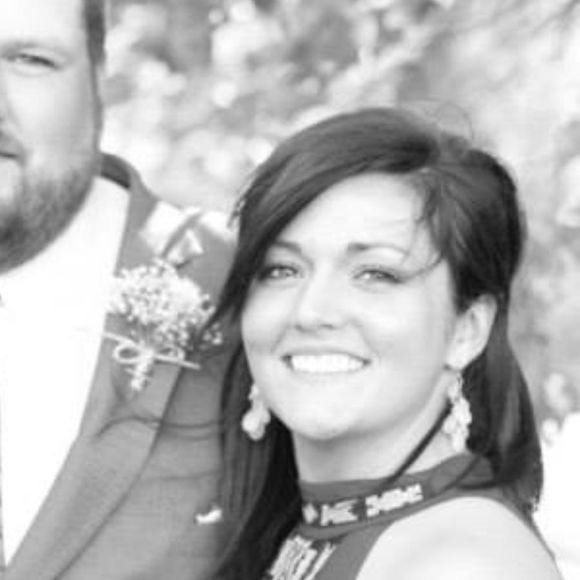 Profile Picture of Allison Bowling (@abowlin3) on Poshmark