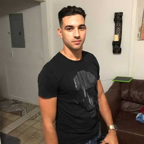 Profile Picture of Carlos Abreu (@carlos13691) on Poshmark