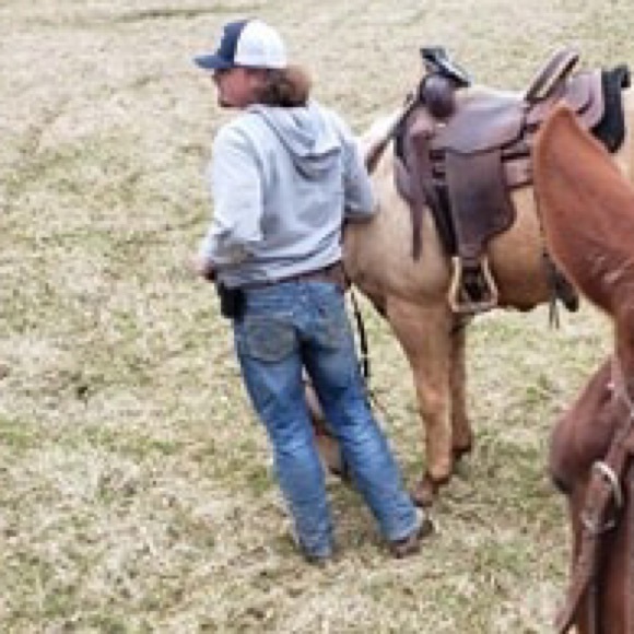 Profile Picture of Aaron Roth (@rothweld89) on Poshmark