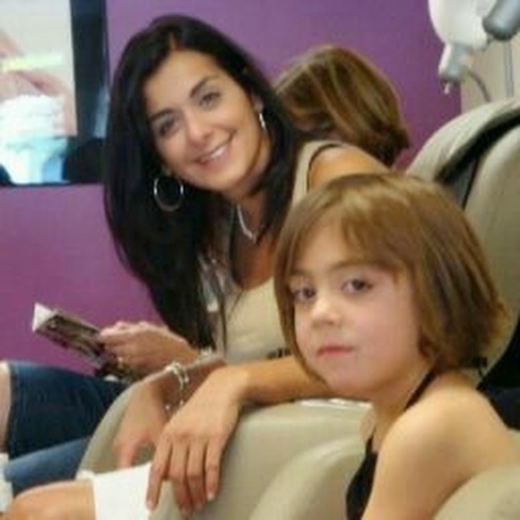 Profile Picture of Kat Athay (@kat4kimi1) on Poshmark