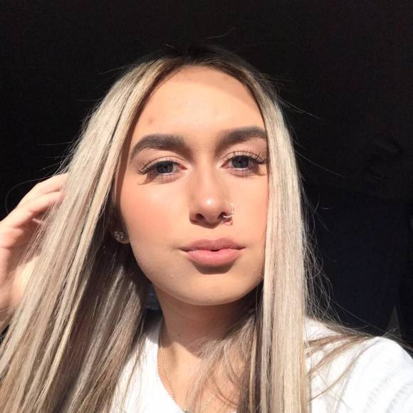 Profile Picture of Kamryn Keffeler (@kamrynkeffeler) on Poshmark