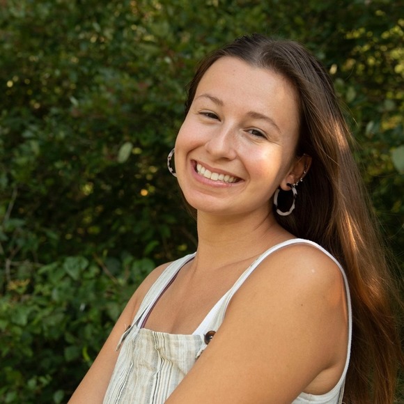 Profile Picture of Marissa Contelmo (@marissacontelmo) on Poshmark