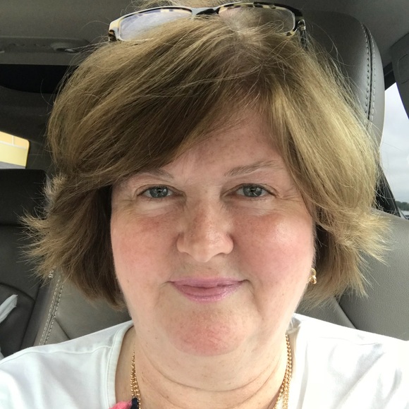 Profile Picture of Big bargains Big bargains (@lisapfoust) on Poshmark