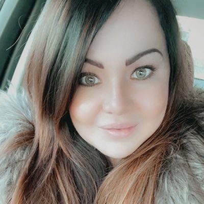 Profile Picture of J (@JillianBooth17) on Twitter