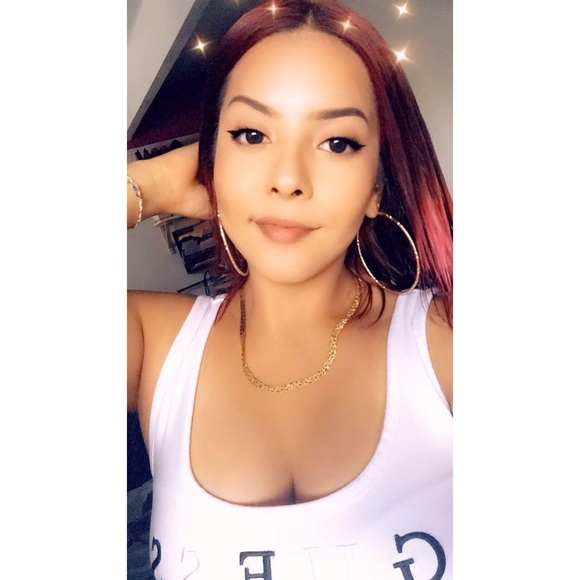 Profile Picture of Andrea Romero (@romero_andrea97) on Poshmark