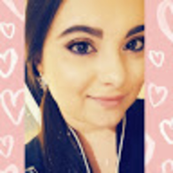 Profile Picture of Cynthia Bisinger (@cynthiasuckaz) on Poshmark