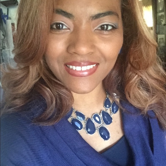 Profile Picture of Francy Berry (@franshia) on Poshmark