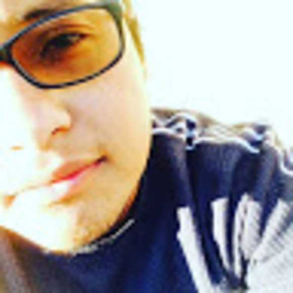 Profile Picture of Luis Villeda (@villeda0933) on Poshmark