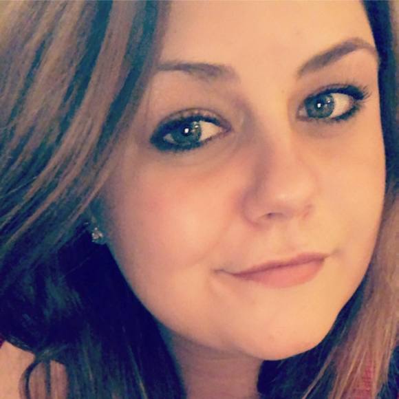 Profile Picture of Brittney Mayerson (@brittneyanneeee) on Poshmark