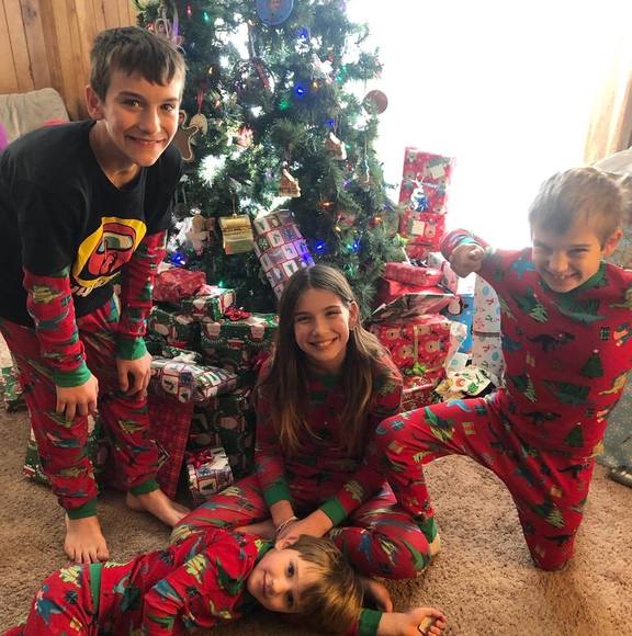 Profile Picture of Michelle Lazarczyk (@mlazarczyk) on Poshmark