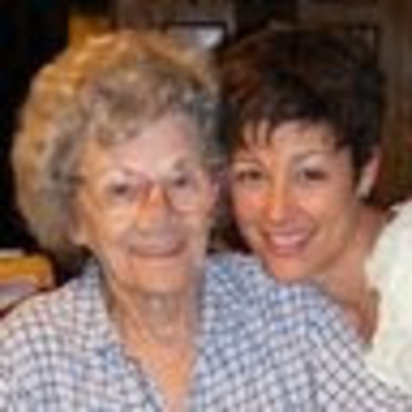 Profile Picture of Amber Schilling (@aschilling3392) on Poshmark