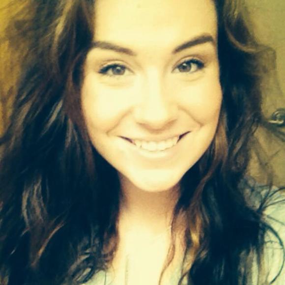 Profile Picture of Kelly Kempler (@kellzbellz17) on Poshmark