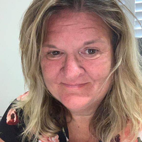 Profile Picture of Joanne Malitsky carloni (@joannemamac) on Poshmark