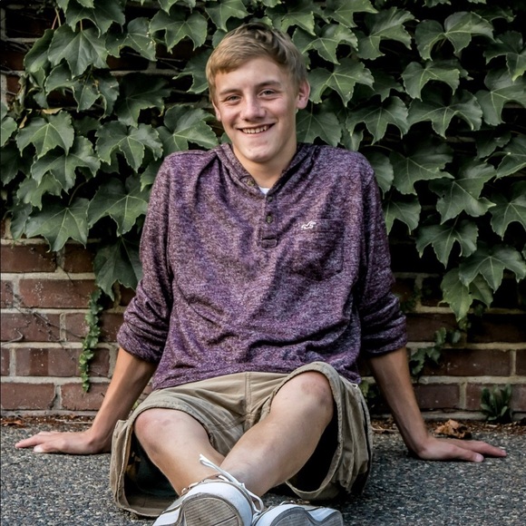 Lucas Thomforde - Poshmark Profile Picture of Lucas Thomforde (@lthomforde) on Poshmark