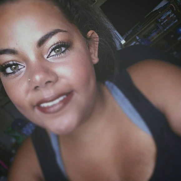 Profile Picture of Tejiah Randon (@tejiahrandon) on Poshmark