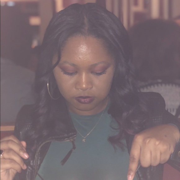 Profile Picture of Trina Womble (@lambog) on Poshmark