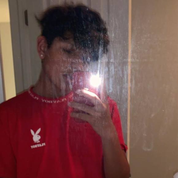 Profile Picture of Kevin Peralta (@kevin_peralta) on Poshmark