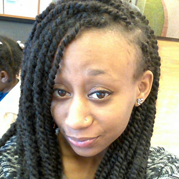 Profile Picture of Brashauna Winbush (@shaunaw_) on Poshmark