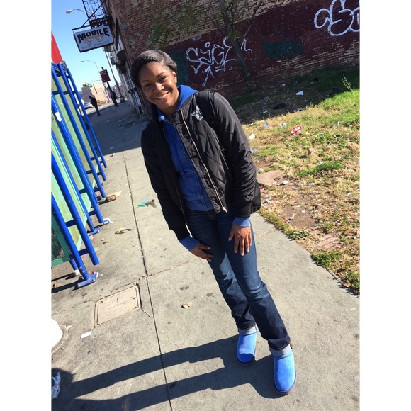 Profile Picture of Vernetta Gosier (@vernetta12355) on Poshmark