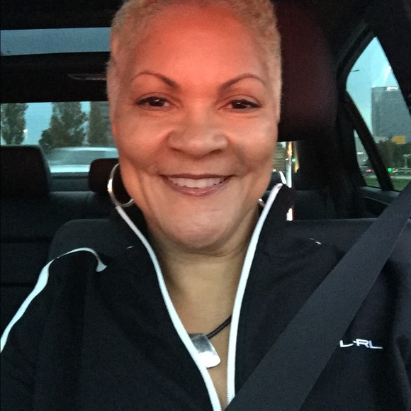 Profile Picture of Lori Lori (@lorijay16) on Poshmark