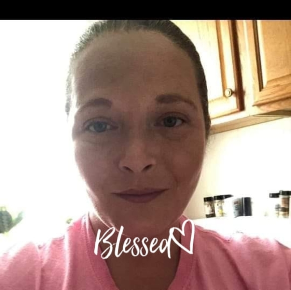 Profile Picture of Angel Kiskaden (@angelkiskaden) on Poshmark