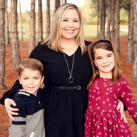 Profile Picture of Leah Tassillo (@leaht522) on Poshmark