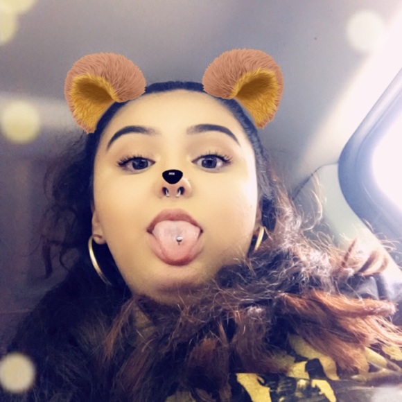 Profile Picture of Diamond Beddingfield (@fakedhalo) on Poshmark