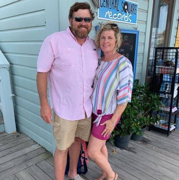 Profile Picture of Paul Ellis (@redovalfan) on Poshmark