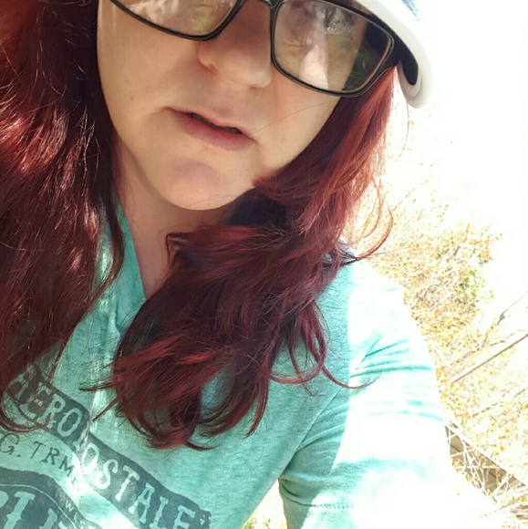 Profile Picture of Andrea Bates (@drearae82) on Poshmark