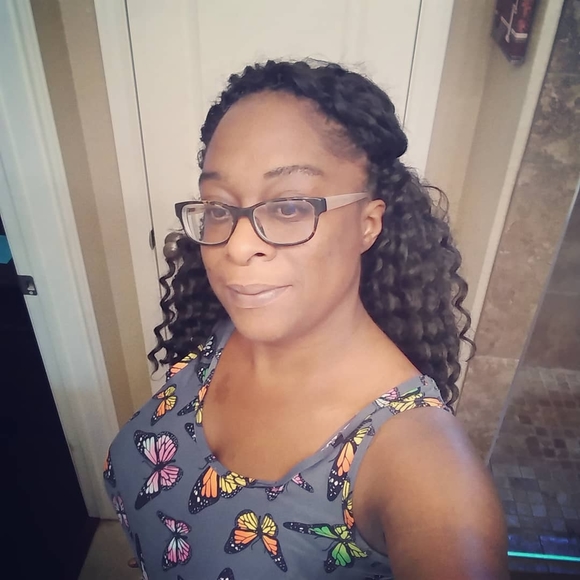 Profile Picture of Tisha Robinson moore (@katishamoore) on Poshmark