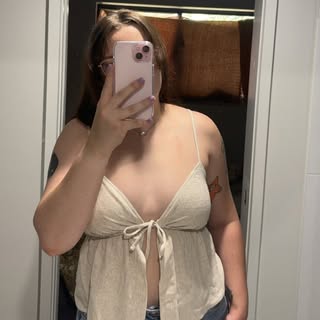 Profile Picture of Zoë Claydon 🌹 (@zoeclaydon) on Instagram